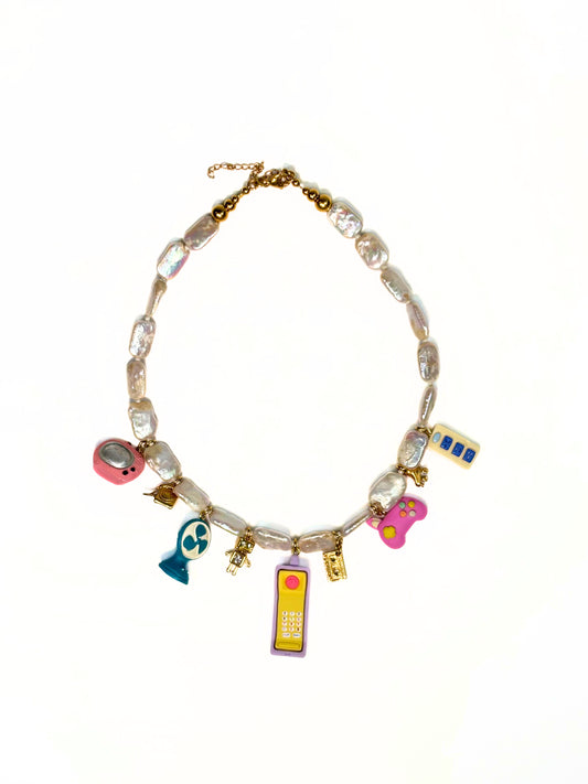 Collar Retro Tech