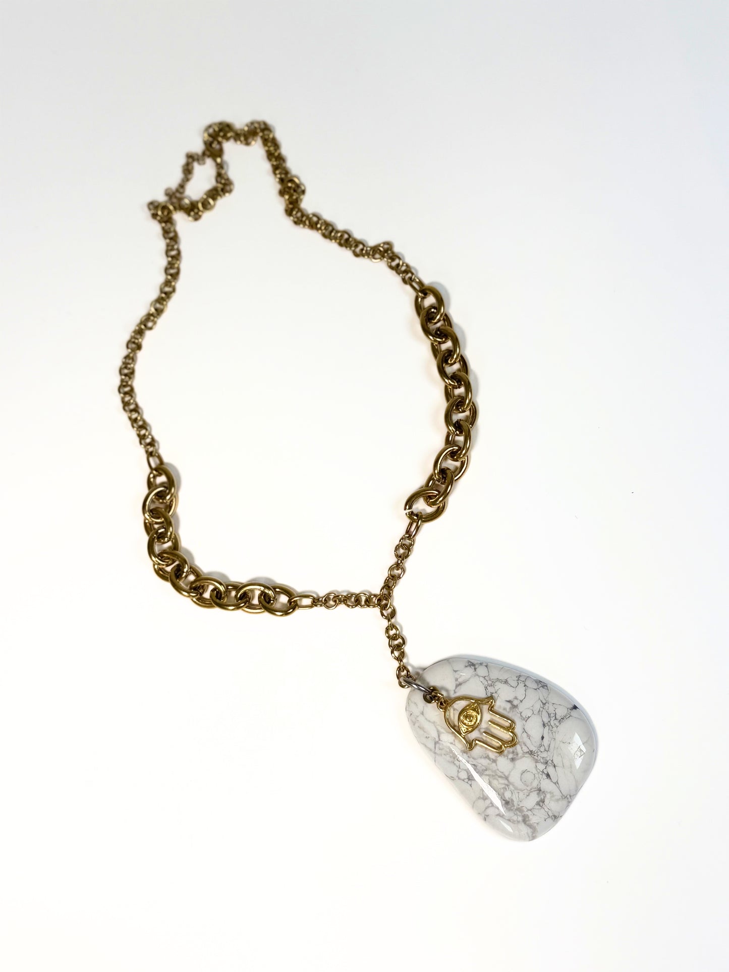 Collar Howlite