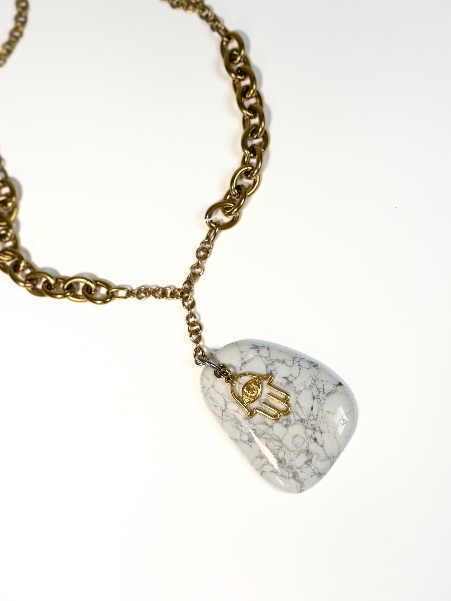 Collar Howlite
